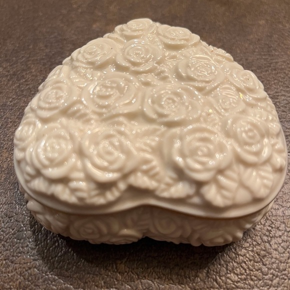 Heart Trinket Box with Roses, Vintage Lenox - Picture 2 of 7